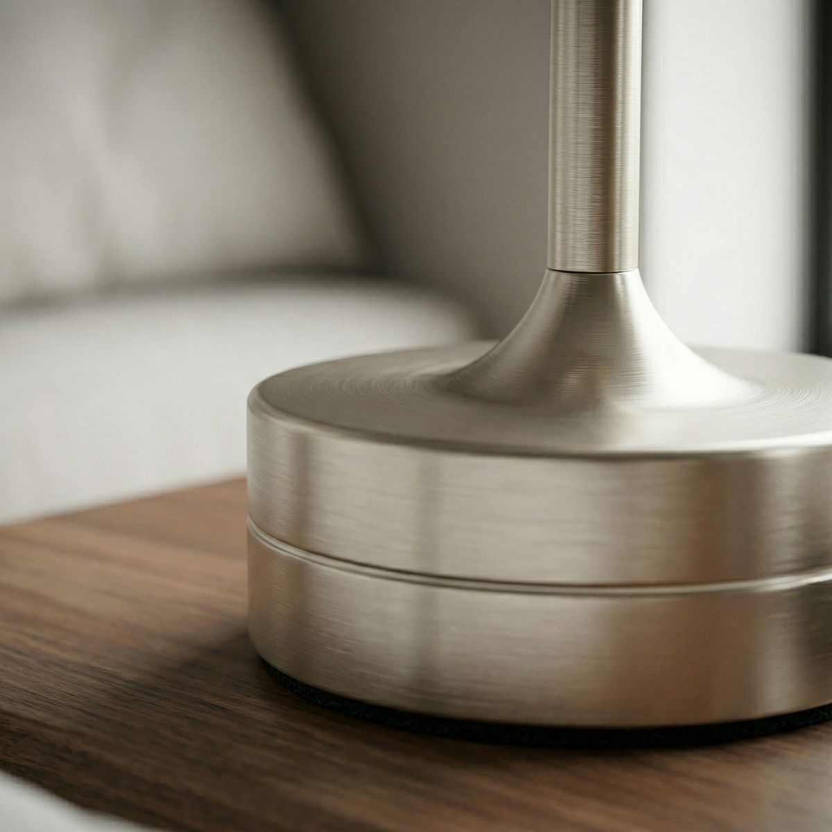 Lampe de Table LED Rechargeable Sans Fil – Design Élégant & Tactile